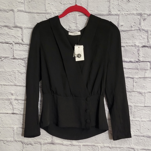 🎀Black Blouse with Side Button and Sleeve Details - Picture 4 of 15